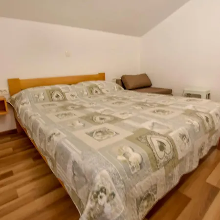 Nela * Pašman